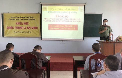Tăng Ni sinh viên trường Phật học Đà Nẵng học giáo dục An Ninh Quốc Phòng niên khóa 2019-2022