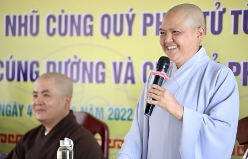 Phái đoàn Ni Sư Thích Nữ Hương Nhũ đến thăm và chia sẻ pháp thoại tại trường Trung Cấp Phật Học Đà Nẵng