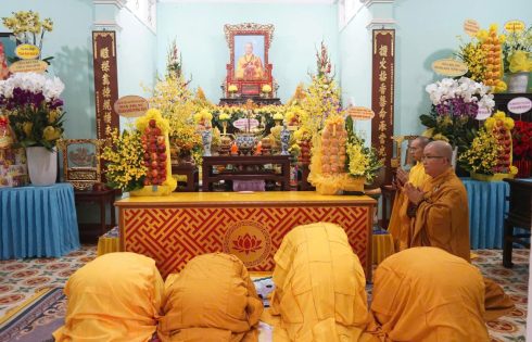 Trường Trung cấp Phật học TP. Đà Nẵng dâng hương tưởng niệm cố Trưởng lão Hòa thượng Thích Quang Thể