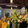 BAN GIÁM HIỆU TRƯỜNG TRUNG CẤP PHẬT HỌC ĐÀ NẴNG CÙNG CHƯ TĂNG NI SINH ĐẢNH LỄ, DÂNG HƯƠNG TƯỞNG NIỆM 10 NĂM HÒA THƯỢNG THÍCH HẠNH TRÍ VIÊN TỊCH